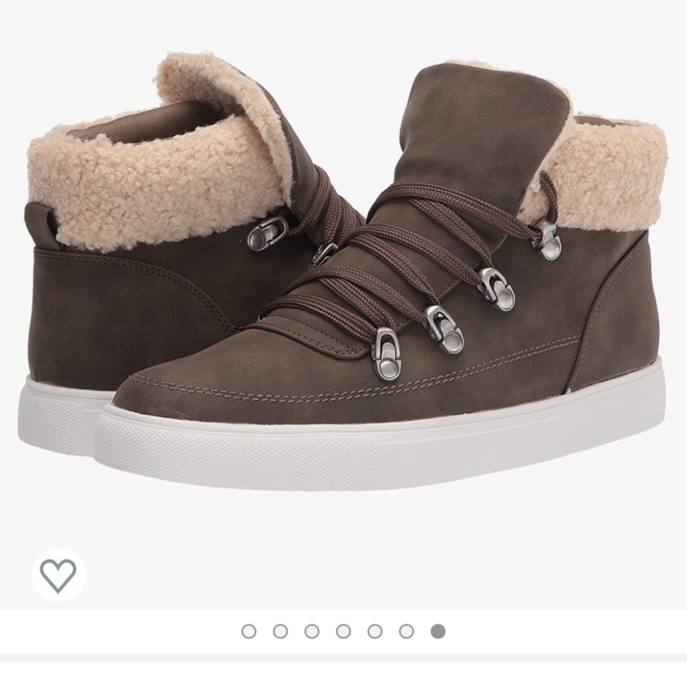 BNWT and in box faux fur sneaker - Picture 7 of 8
